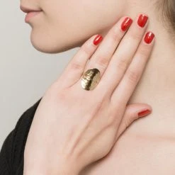 Bague Martelée Ovale (doré) -Jollia Soldes Magasin bague ovale martelee dore siloe 2