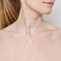 Collier Trèfle Nacré (blanc) -Jollia Soldes Magasin byjollia collier trefle blanc dsc5311