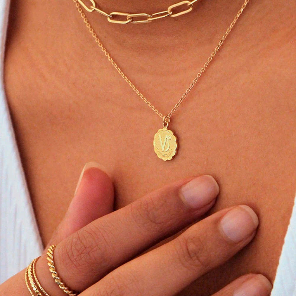 Collier Médaille Astrologique Cancer (doré) 4 Collier Médaille Astrologique Cancer (doré) – Image 2