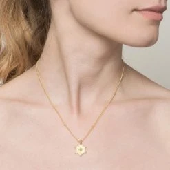 Collier Pendentif Astral (zircon Vert) -Jollia Soldes Magasin collier pendentif hexagone dore