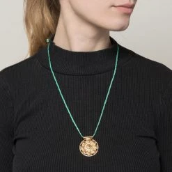 Collier Cordon Tressé Médaille Escargot (doré) -Jollia Soldes Magasin jollia dsc4401