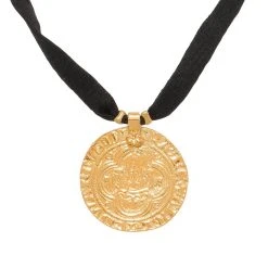 Sautoir Tissu Soie Médailles Gravées (noir) -Jollia Soldes Magasin sautoir tissu soie noir medaille2 1